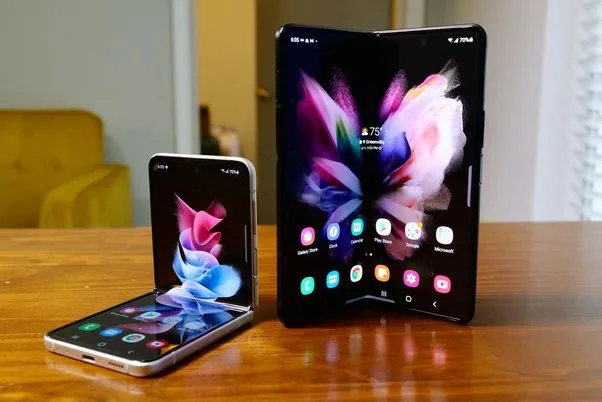 Microsoft Patent Points To A Foldable Device With Nifty Multi-Function Buttons