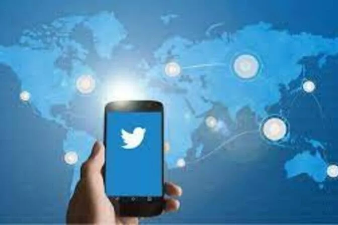 Twitter disables tweeting via SMS ( Message ) after CEO gets hacked